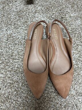 Arezzo Women’s Tan Suede Pointed Slingback Flats